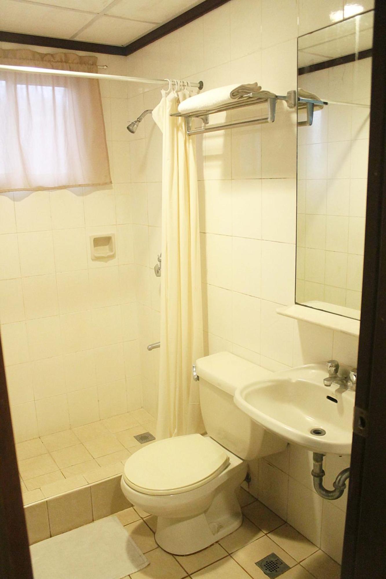 The Humbertos Hotel Davao Ngoại thất bức ảnh